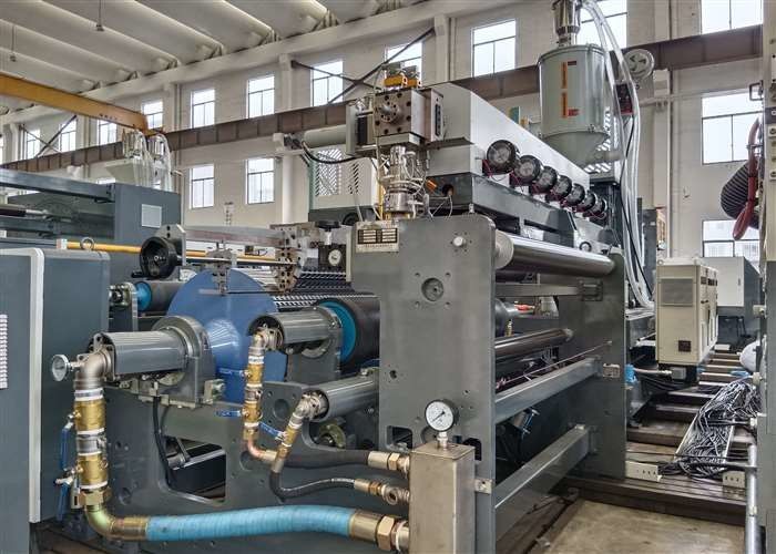 Kapasitas 200 - 400 Kg/Hr Mesin Laminasi Lapisan Ekstrusi Max. Kecepatan Lapisan 200 M/Min