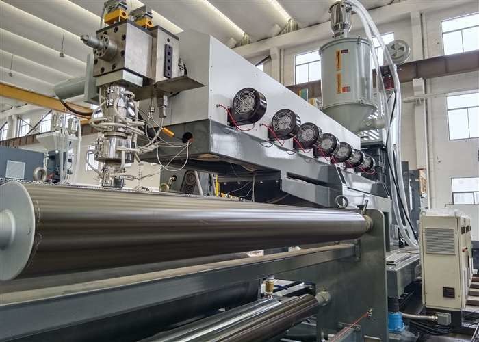 Kapasitas 200 - 400 Kg/Hr Mesin Laminasi Lapisan Ekstrusi Max. Kecepatan Lapisan 200 M/Min