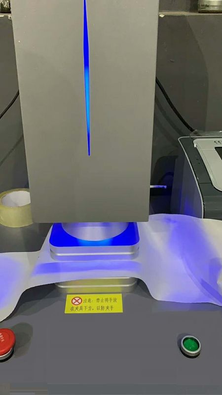 25gsm 260mm Melt Blown Fabric Testing Machine, Non Woven Fabric Membuat pengujian Mesin putih dan abu-abu